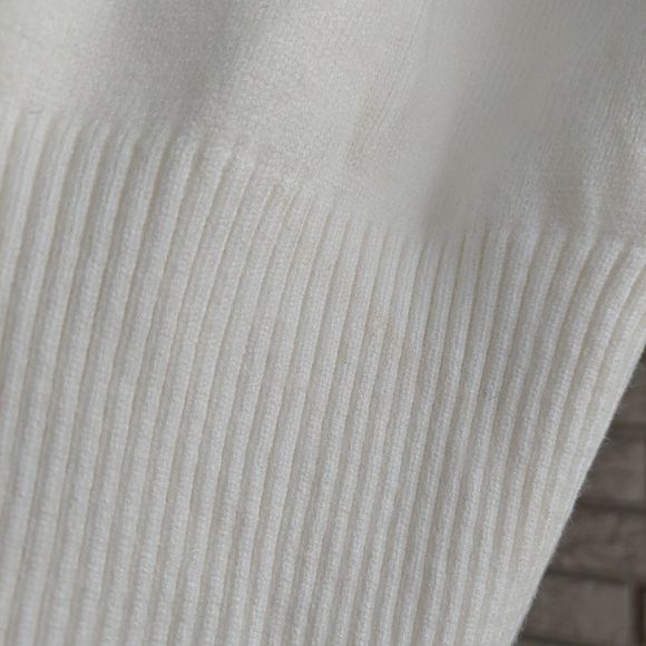 Line & Dot Off-White Lea Grommet Deep V-Neck Lace Up Knit Sweater Medium NWT - Picture 9 of 10